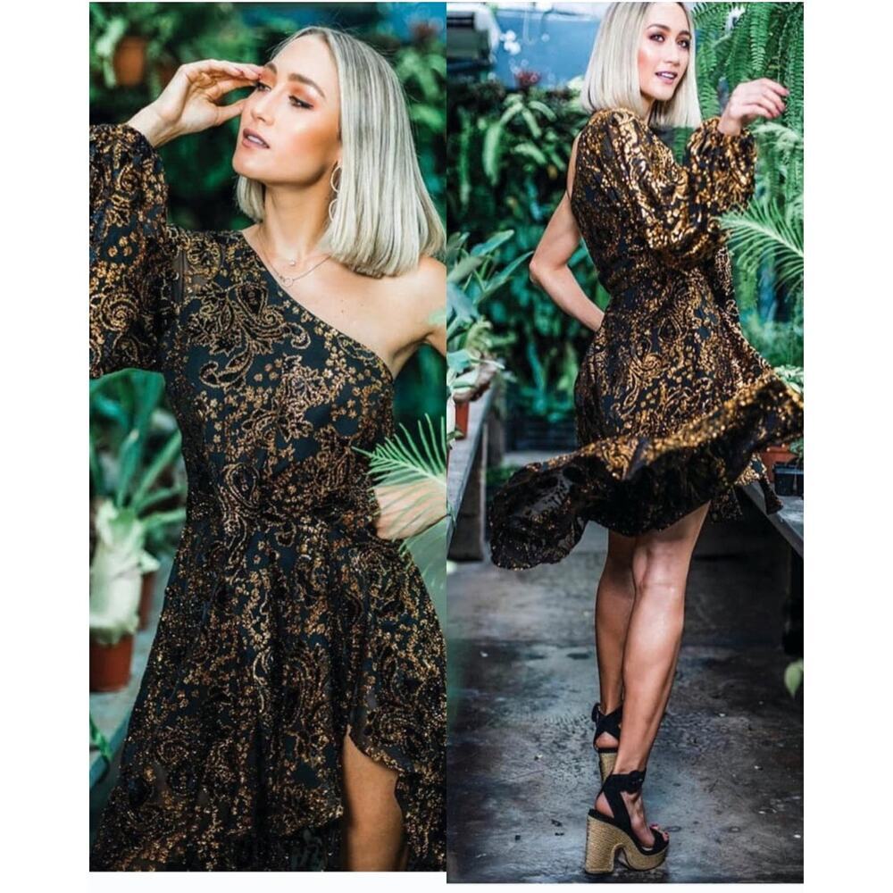 Hemant & Nandita Inara Flocked Lurex Chiffon‎ Midi Dress In Gold Size XS